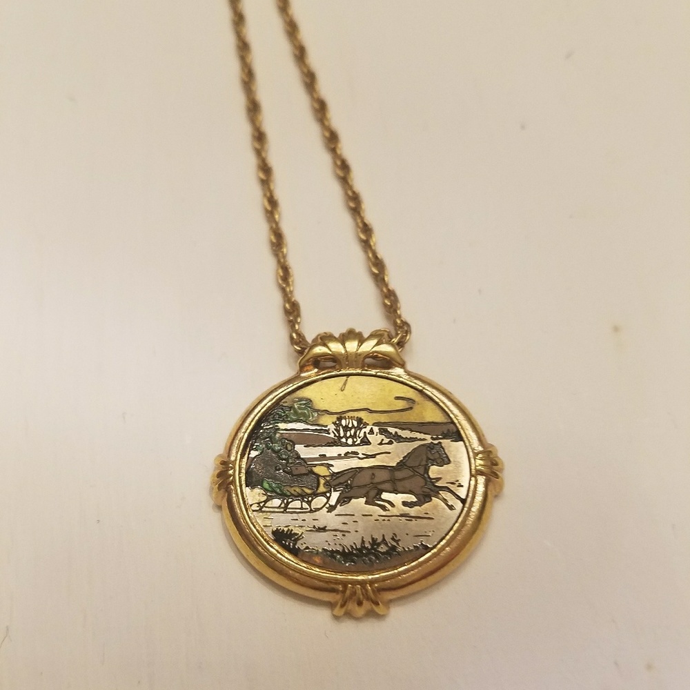 Avon Country Christmas 1982 necklace